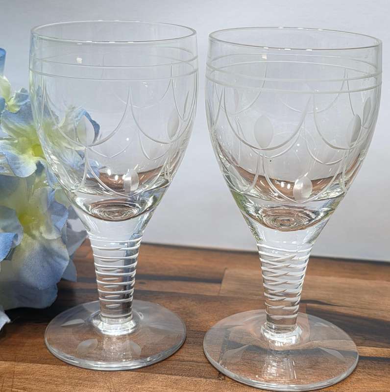 Set of Stuart Crystal Tamara Stem Glasses | Size on Photos |