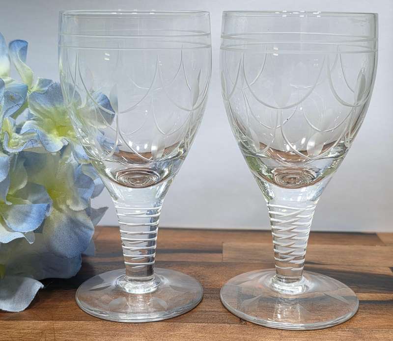 Set of Stuart Crystal Tamara Stem Glasses | Size on Photos |