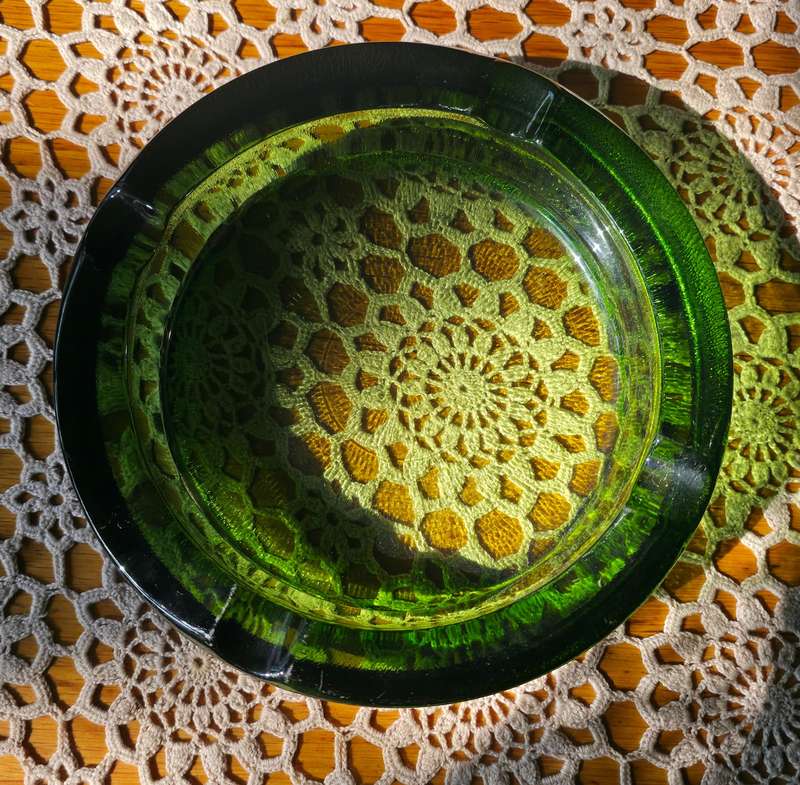 LARGE EMERALD GREEN GLASS ASHTRAY | VERY HEAVY