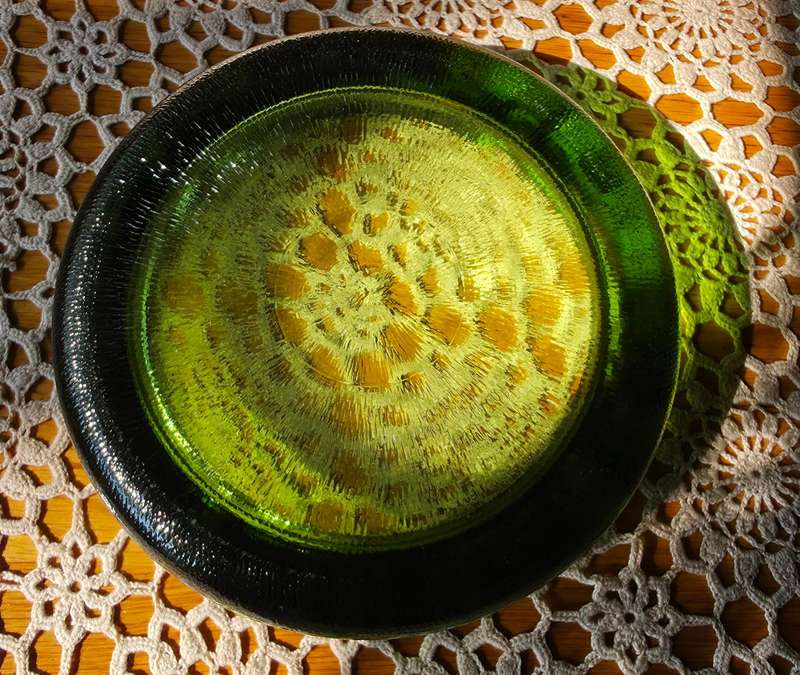LARGE EMERALD GREEN GLASS ASHTRAY | VERY HEAVY
