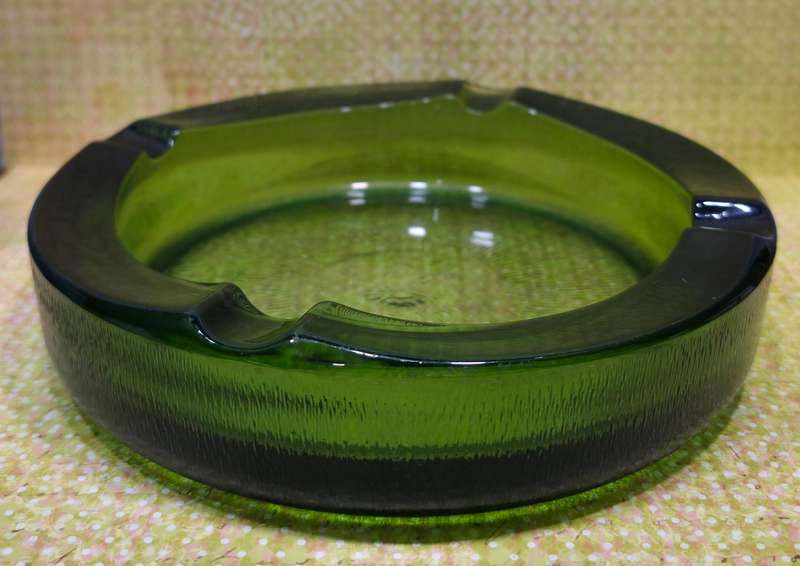LARGE EMERALD GREEN GLASS ASHTRAY | VERY HEAVY