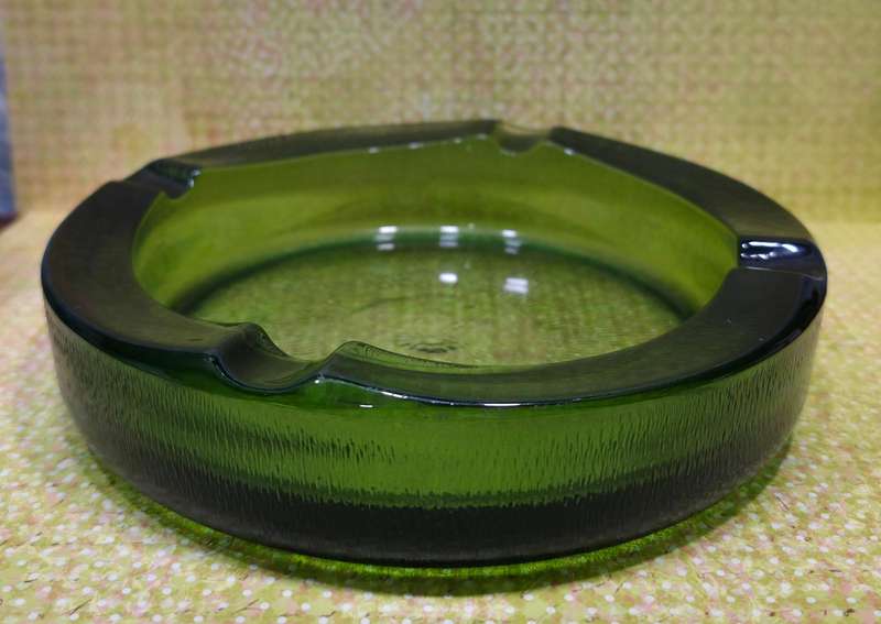 LARGE EMERALD GREEN GLASS ASHTRAY | VERY HEAVY