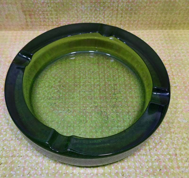 LARGE EMERALD GREEN GLASS ASHTRAY | VERY HEAVY