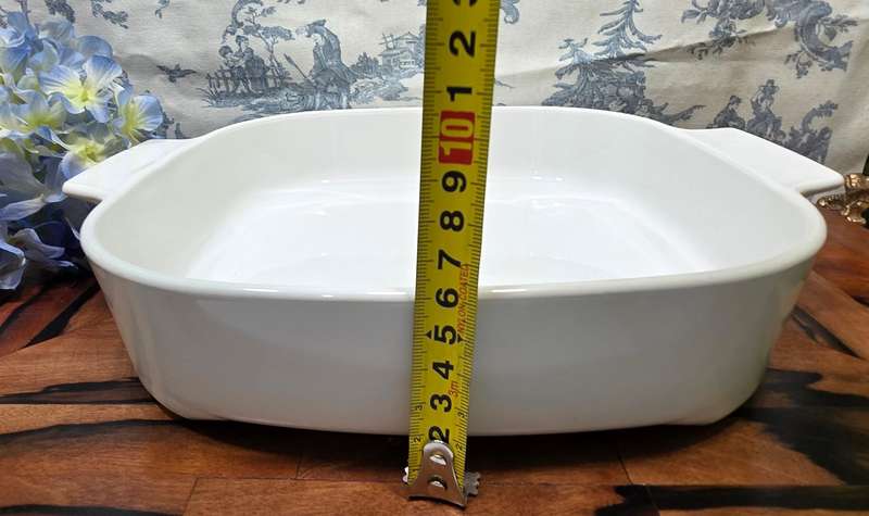 LARGE CORNING WARE BOWL WITH PYREX GLASS LID