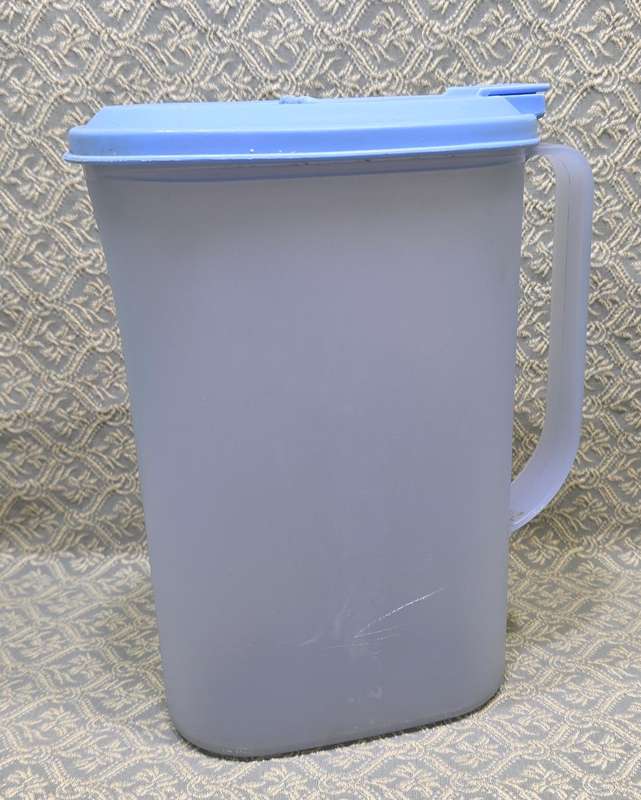 Tupperware Jug