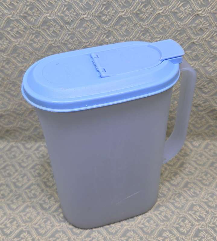 Tupperware Jug