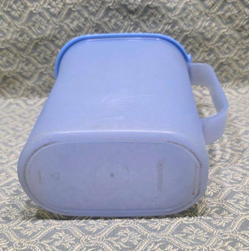 Tupperware Jug