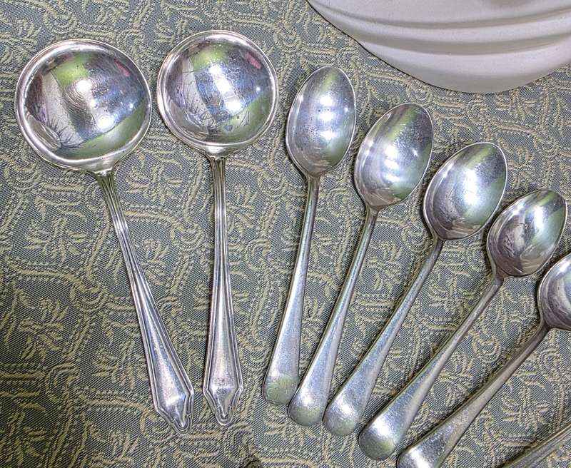 BUNDLE OF CUTLERY