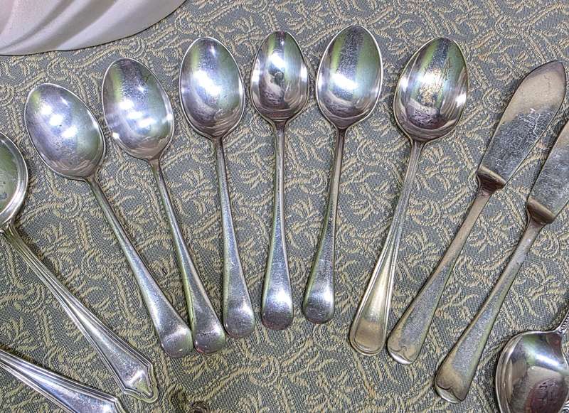 BUNDLE OF CUTLERY