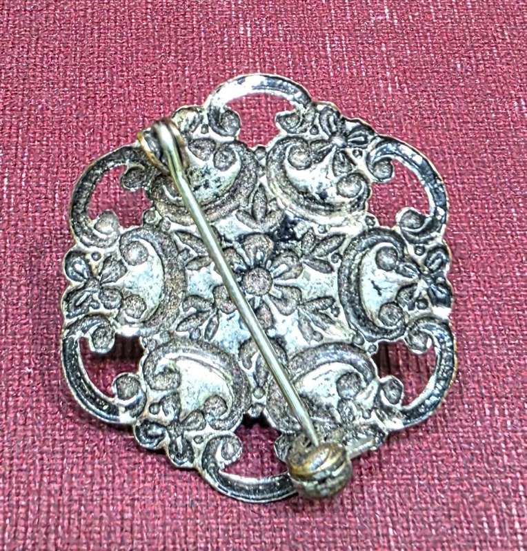 3 BROOCHES FOR YOUR COLLECTION