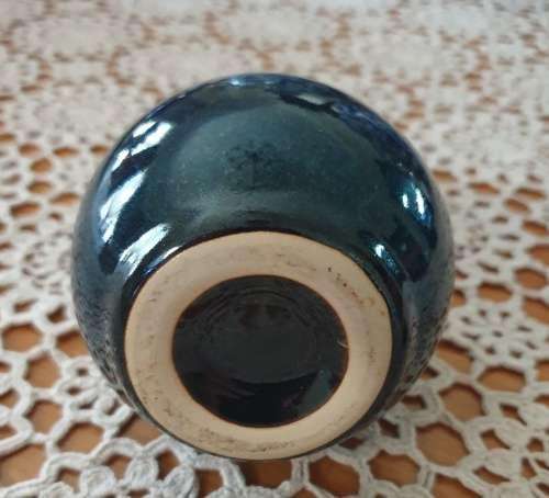 SMALL POTTERY VASE