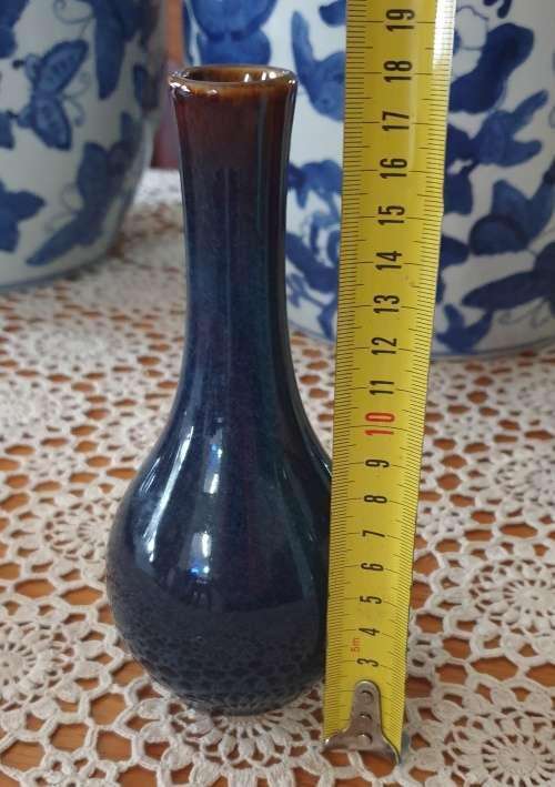 SMALL POTTERY VASE