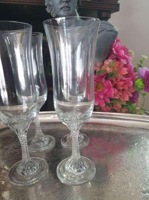 4 champagne flute glasses