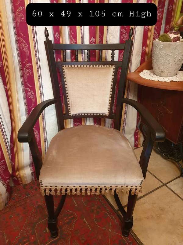 Antique Chair | 60 x 49 x 105 cm High |