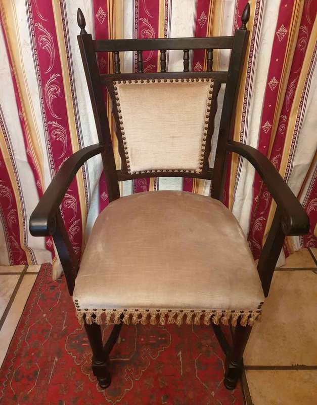 Antique Chair | 60 x 49 x 105 cm High |