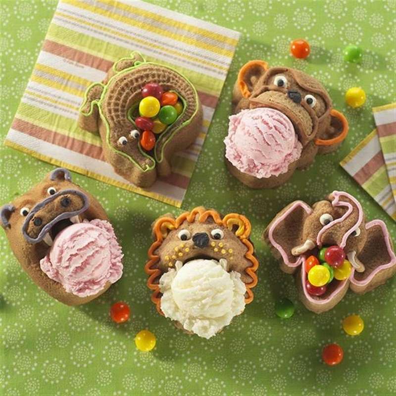 Nordic Ware Pro Cast Hungry Animals Cake and Ice Cream Pan