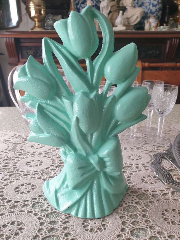 CAST IRON DOORSTOP | PAINTED | VINTAGE |