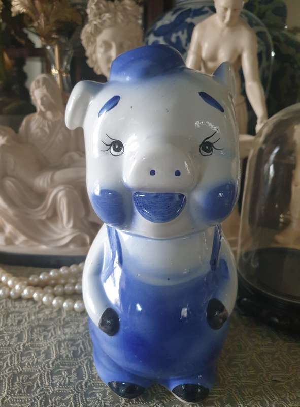 Vintage large ceramic piggy bank, very cute and kitsch