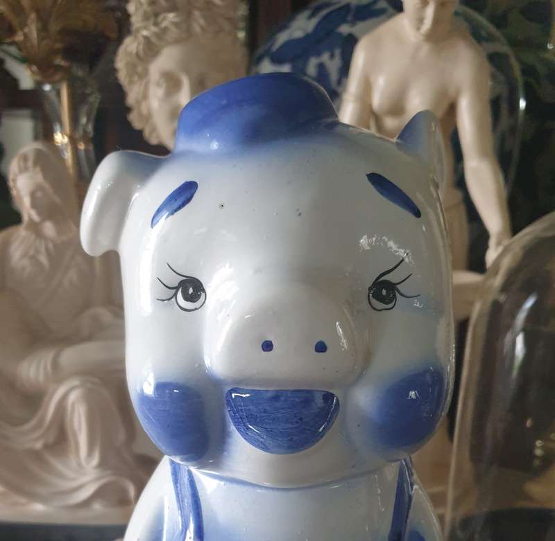 Vintage large ceramic piggy bank, very cute and kitsch