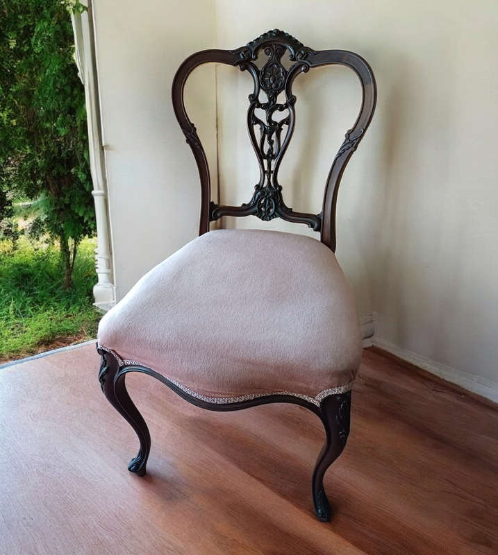 Victorian Carved Rosewood Parlor Accent Slipper Chair
