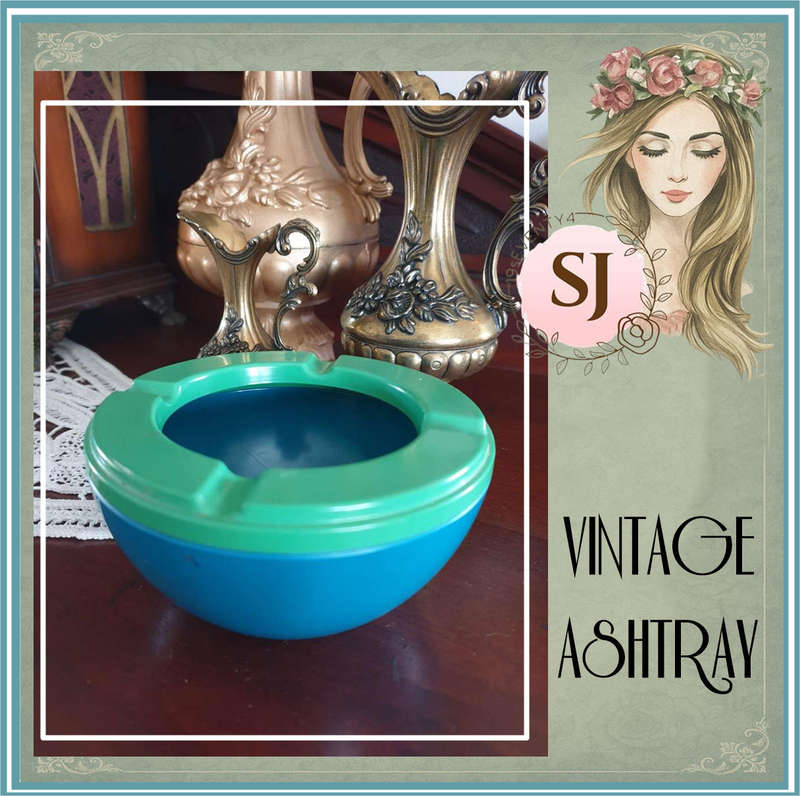VINTAGE ASHTRAY | BAKELITE? |