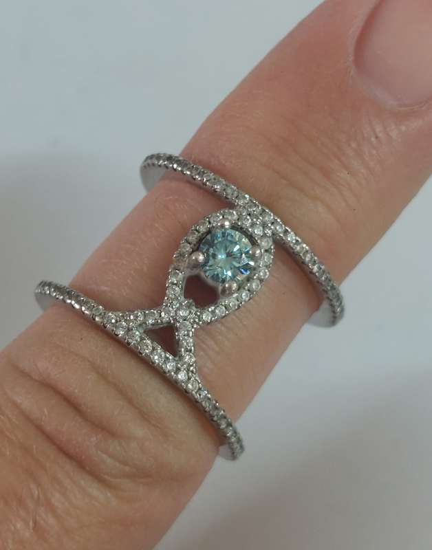 Exquisite sterling silver blue moisonite & cz ring 4.9g
