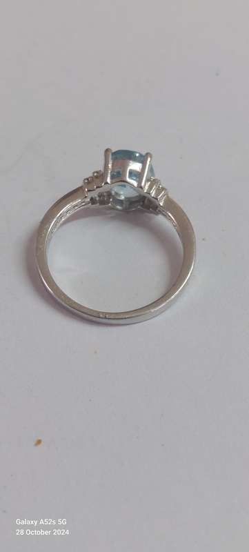 Spectacular vintage sterling silver aquamarine & cz ring 2.7g