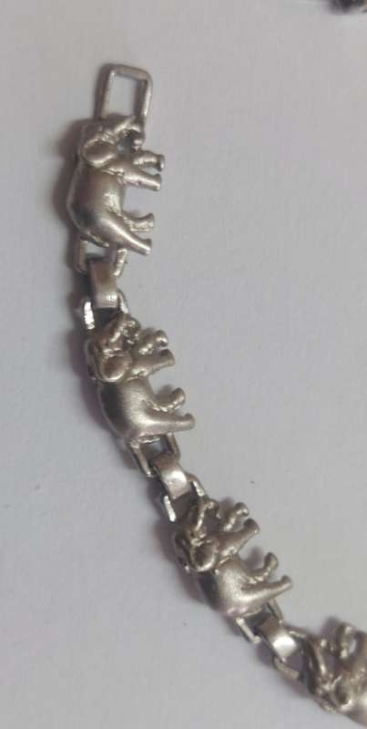 Amazing vintage sterling silver elephant bracelet 12.8g