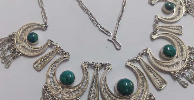 Amazing vintage sterling filigree silver green stone necklace 47.7g