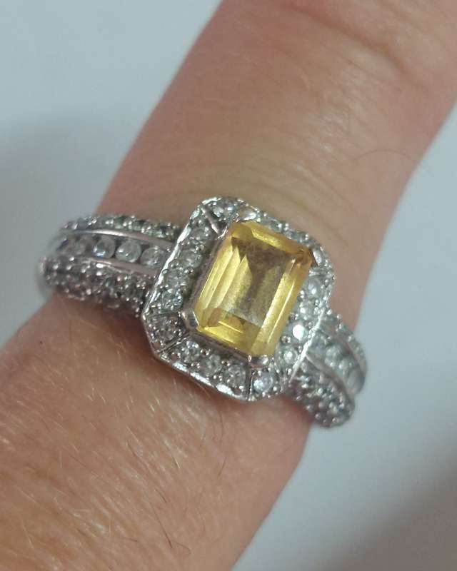 Wow!! Vintage sterling silver yellow sapphire & cz ring 4.3g