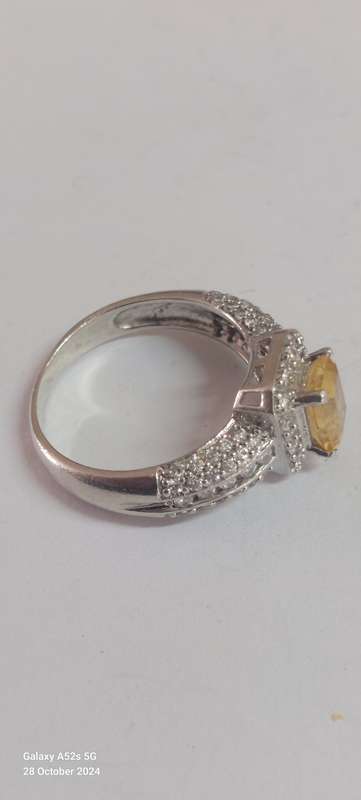 Wow!! Vintage sterling silver yellow sapphire & cz ring 4.3g