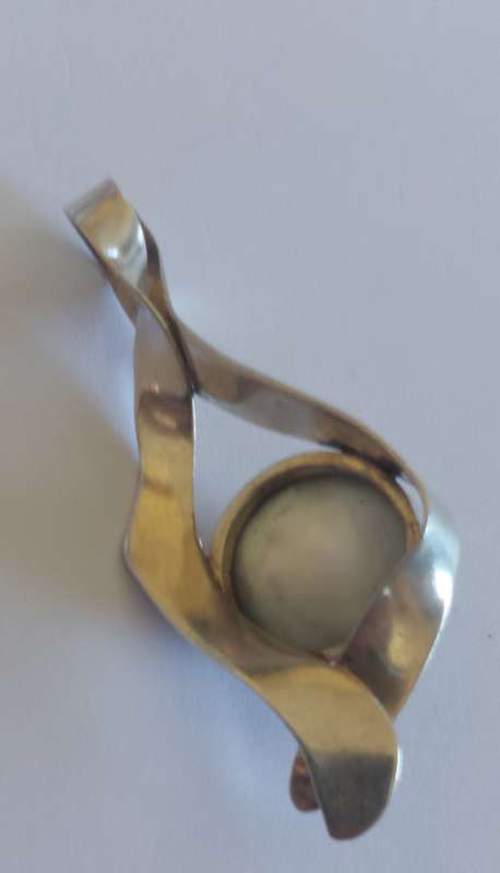 Large sterling silver Mabe pearl pendant 6.7g