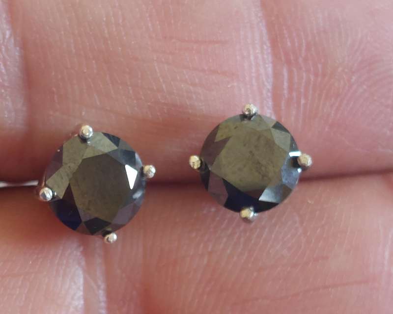 Exquisite sterling silver 3.60ct black Moissanite earrings 2.0g