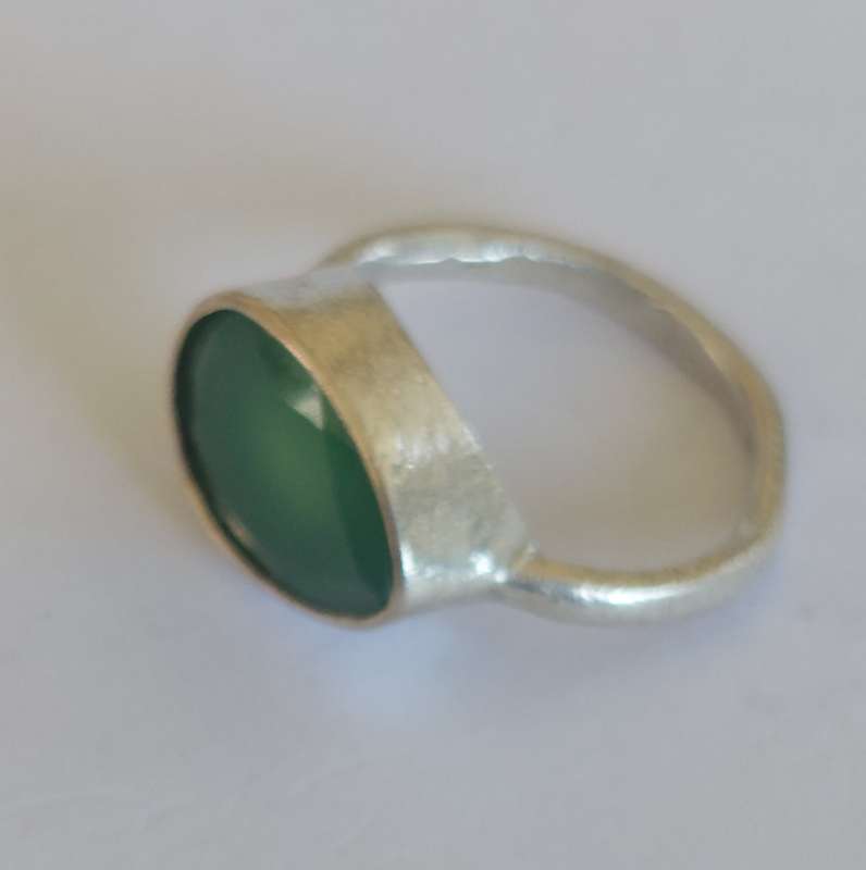 Lovely vintage sterling silver Jade ring 4.6g