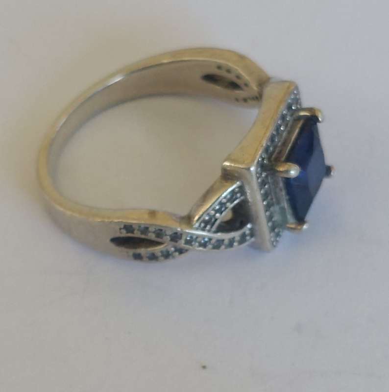 Magnificent sterling silver sapphire & cz ring 3.7g
