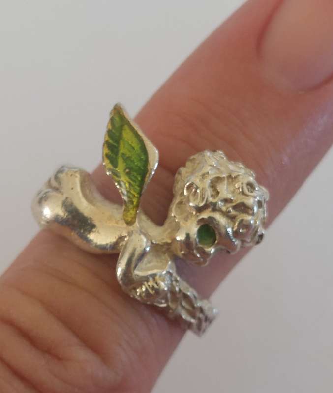 Beautiful vintage sterling silver enamel cherub ring 6.2g
