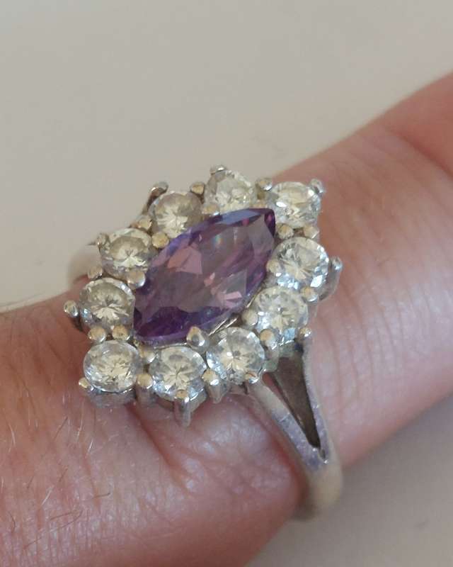 Gorgeous vintage sterling silver cz ring 5.3g