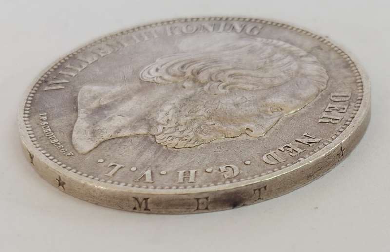 Amazing 94.5% silver 1874 2½ Guilden Willem III coin Value R1200