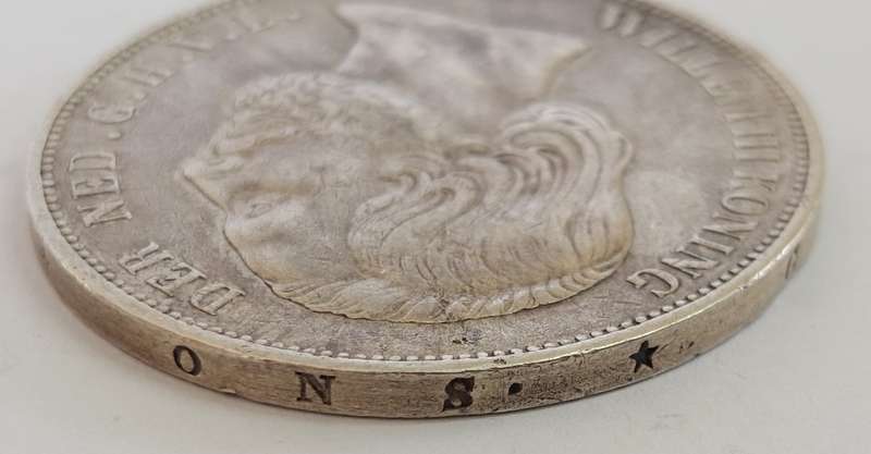Amazing 94.5% silver 1874 2½ Guilden Willem III coin Value R1200
