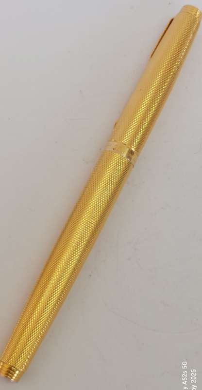 Rare vintage Parker 75 Grain D'Orge gold plated fountain pen with 14ct gold nib Value R2500