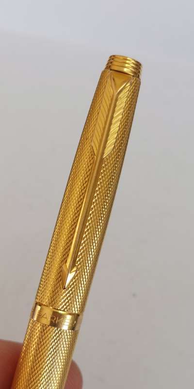 Rare vintage Parker 75 Grain D'Orge gold plated fountain pen with 14ct gold nib Value R2500