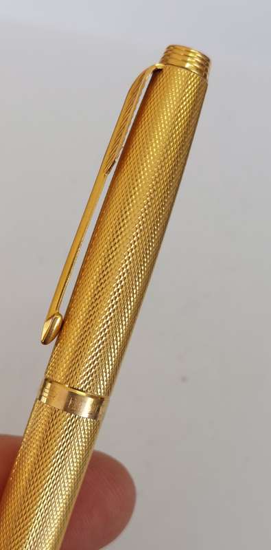 Rare vintage Parker 75 Grain D'Orge gold plated fountain pen with 14ct gold nib Value R2500