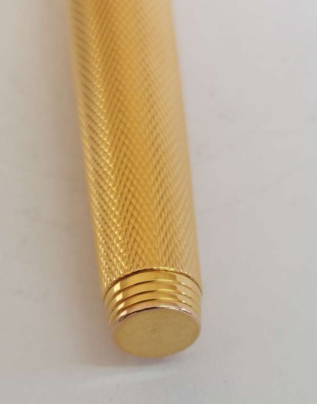 Rare vintage Parker 75 Grain D'Orge gold plated fountain pen with 14ct gold nib Value R2500