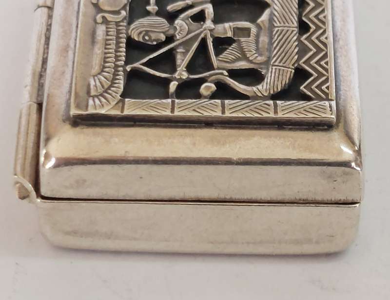 Very rare!! Egyptian hallmarked sterling silver pillbox, stunning detail 22.7g value R1500