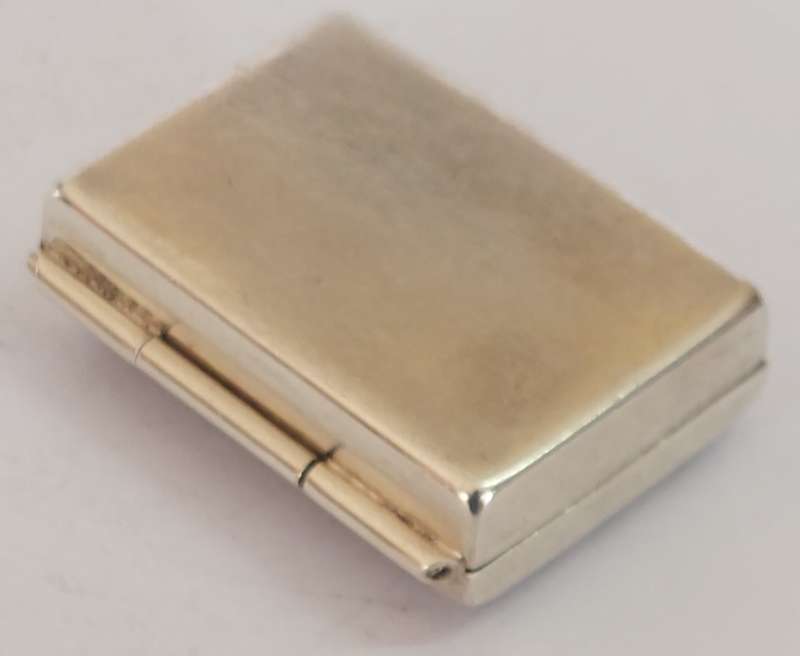 Very rare!! Egyptian hallmarked sterling silver pillbox, stunning detail 22.7g value R1500