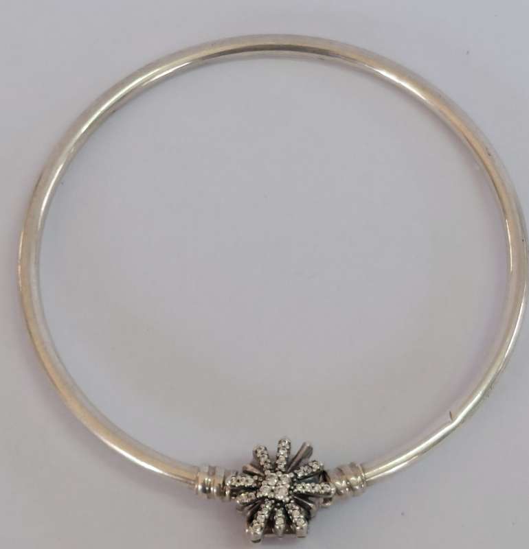 Wow!! Pandora limited edition fireworks charm bangle 10.1g