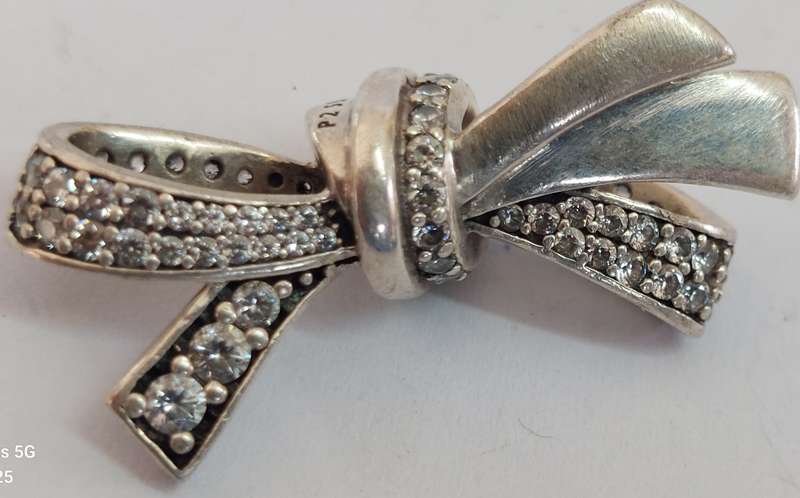 Gorgeous large Pandora sterling silver bow charm 7.3g