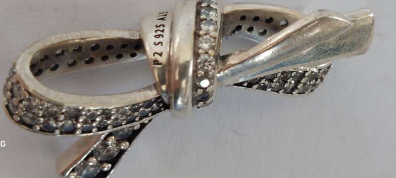Gorgeous large Pandora sterling silver bow charm 7.3g