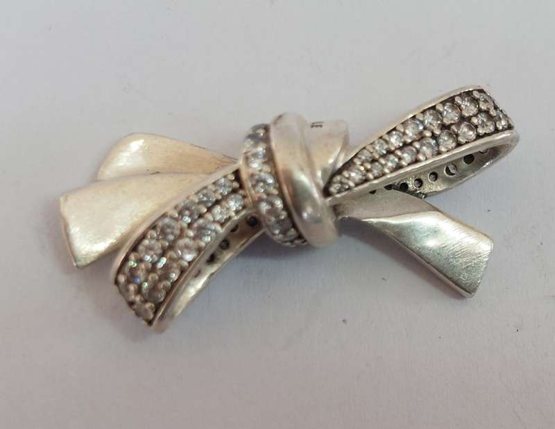 Gorgeous large Pandora sterling silver bow charm 7.3g