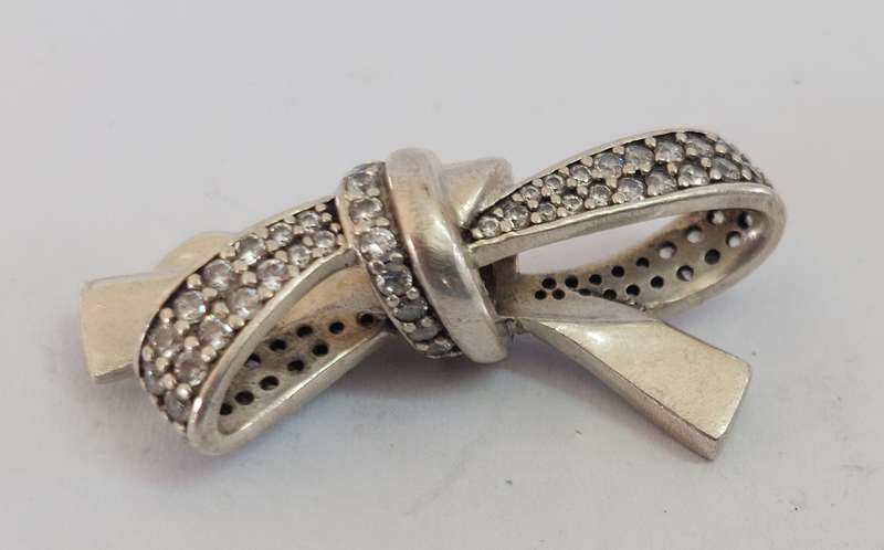 Gorgeous large Pandora sterling silver bow charm 7.3g